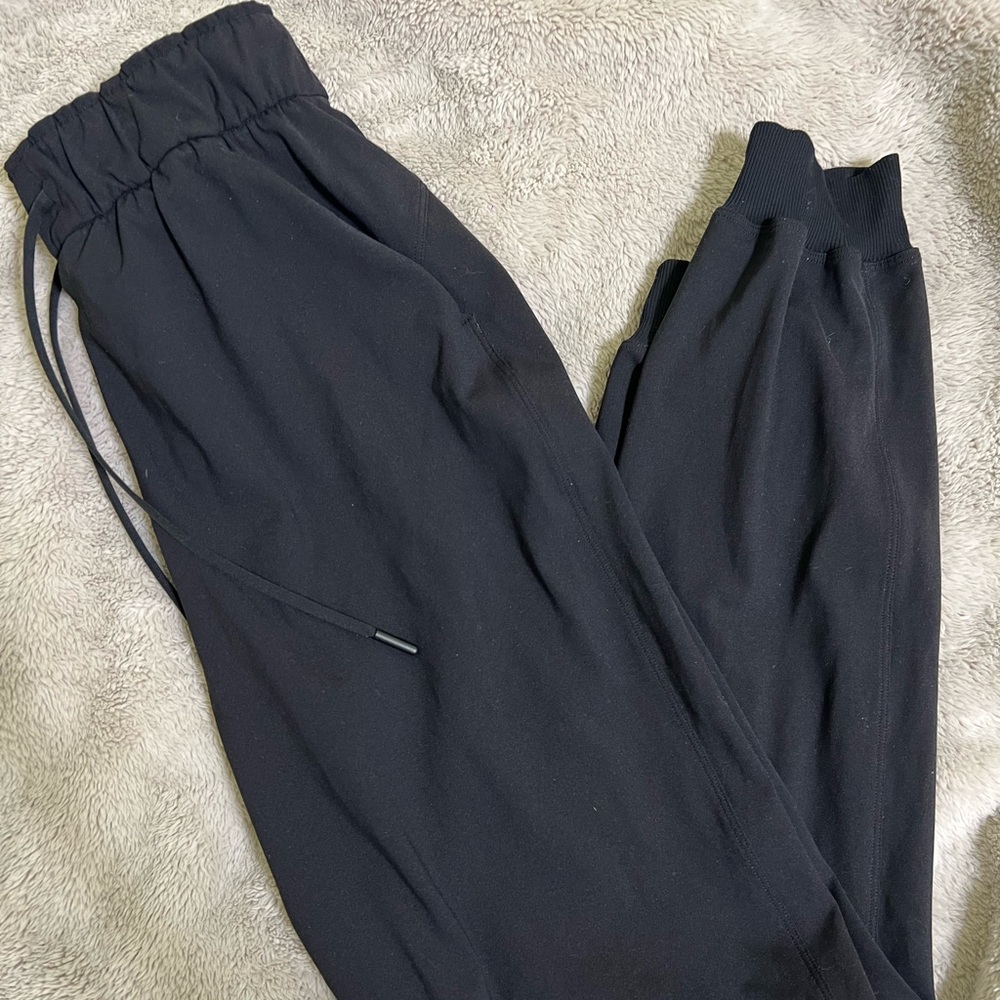 Lululemon stretch high rise joggers worn once